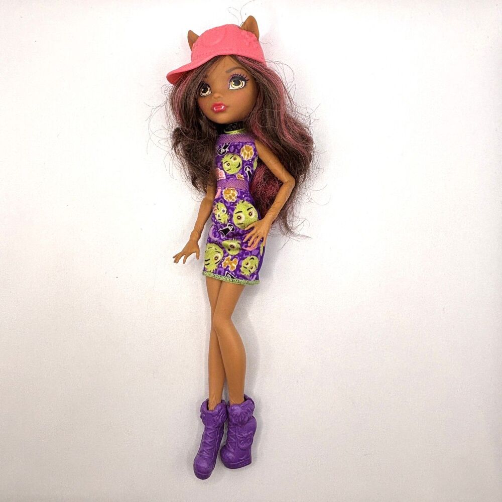 Monster High 2016 Emoji Dress Clawdeen Wolf Fashion Doll with Cap By Mattel